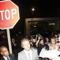 Gerard Butler signs autographs for fans at the 'Machine Gun Preacher' premiere | Picture 84227